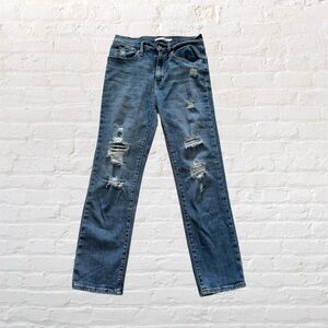 Like 🆕 Levi’s 724 high rise straight leg classic fit distressed cropped jeans